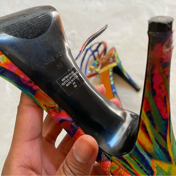 SOLD Nine West Heels - Picture 4 of 5
